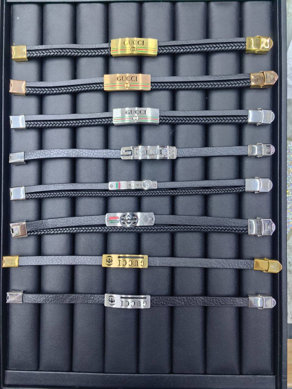 MEN BRACELET

45 dhs💓

WITH BOX AND PAPER BAG🎁🛍️
🎁🎁🎁

Zain89
♥️♥️♥️