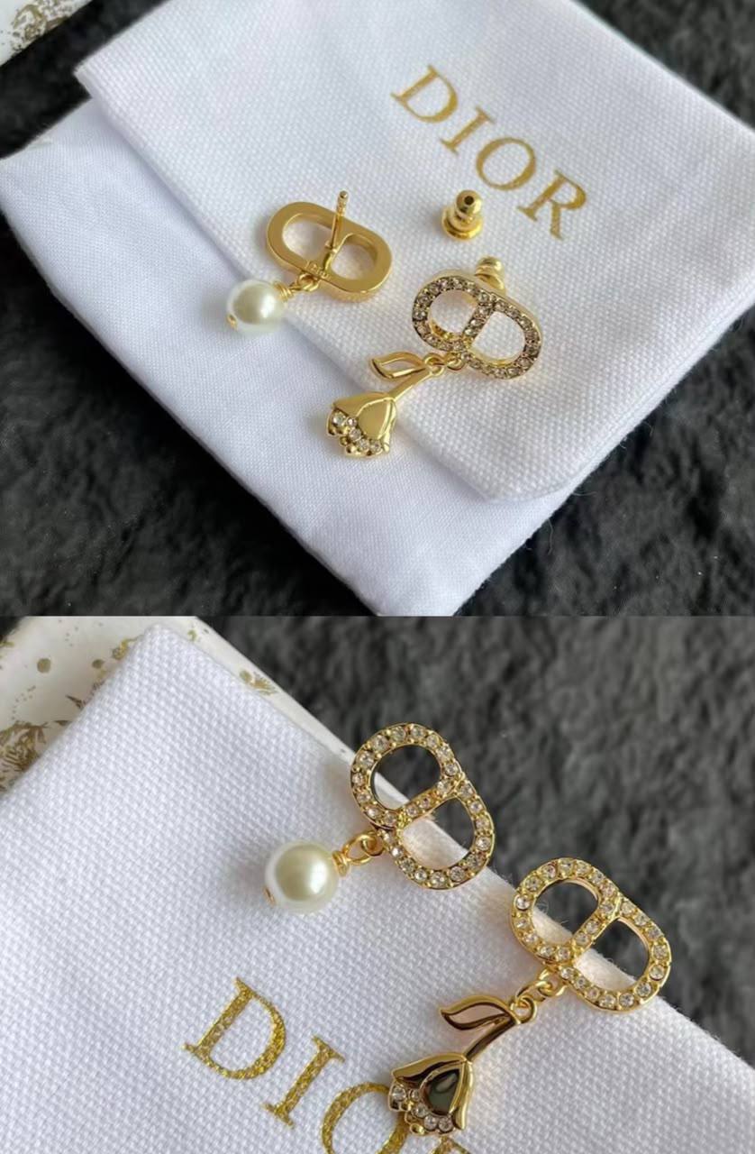 Dior Earrings
Master quality 

*50* AED normal box 📦

Zain48
♥️♥️♥️
