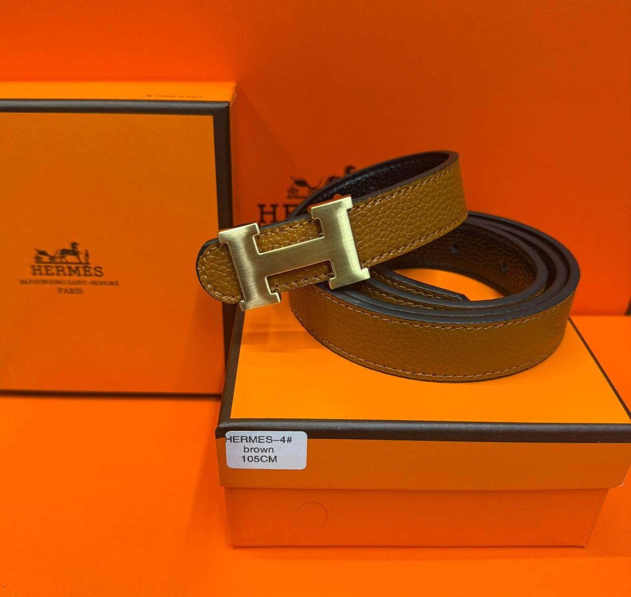 Ladies belt

With box 
🎁🎁🎁

40 dhs🪙🌨️

Zain93
♥️♥️♥️
