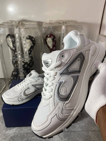 DIOR B30 ‘white’🤍
40-45 AVAILABLE🤩
230 dhs❣️

Zain242
♥️♥️♥️