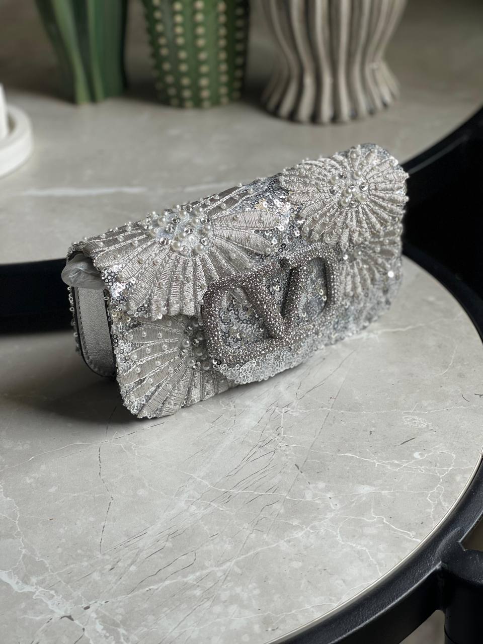 VALENTINO ✨
Size:19Cm 💥
Available original box 📦 
With full packing 🎀🎀
Super high quality 💥💥
For Price 👇 WTSP Text Zain 0568585901

Zain283
♥️♥️♥️