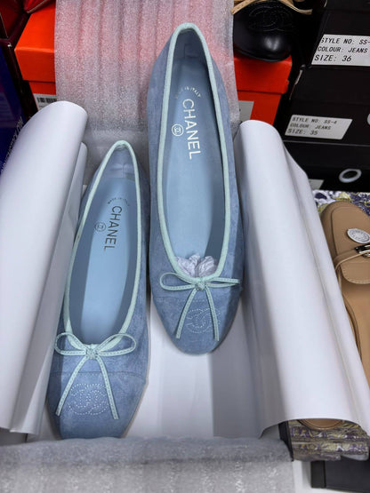 Chanel

36-41，

130 dhs🇦🇪🇦🇪

Zain145
♥️♥️♥️