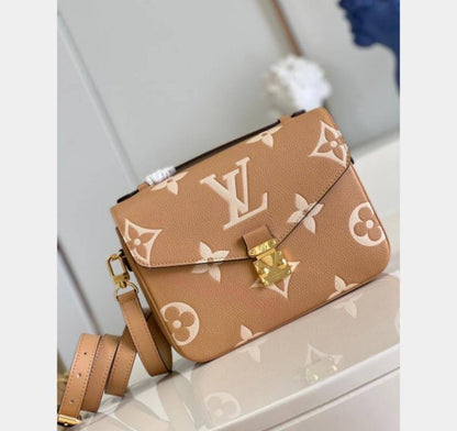 LOUIS VUITTON ✨💕✨
New collection ✨✨✨
SuperMaster Quality 🔥🔥
Available Now ❤️❤️❤️
For Price 👇 WTSP Text Zain 0568585901

Zain252
♥️♥️♥️