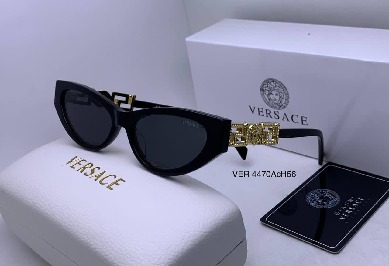 Master quality 
sunglasses 
180 dhs❣️

Zain126
♥️♥️♥️