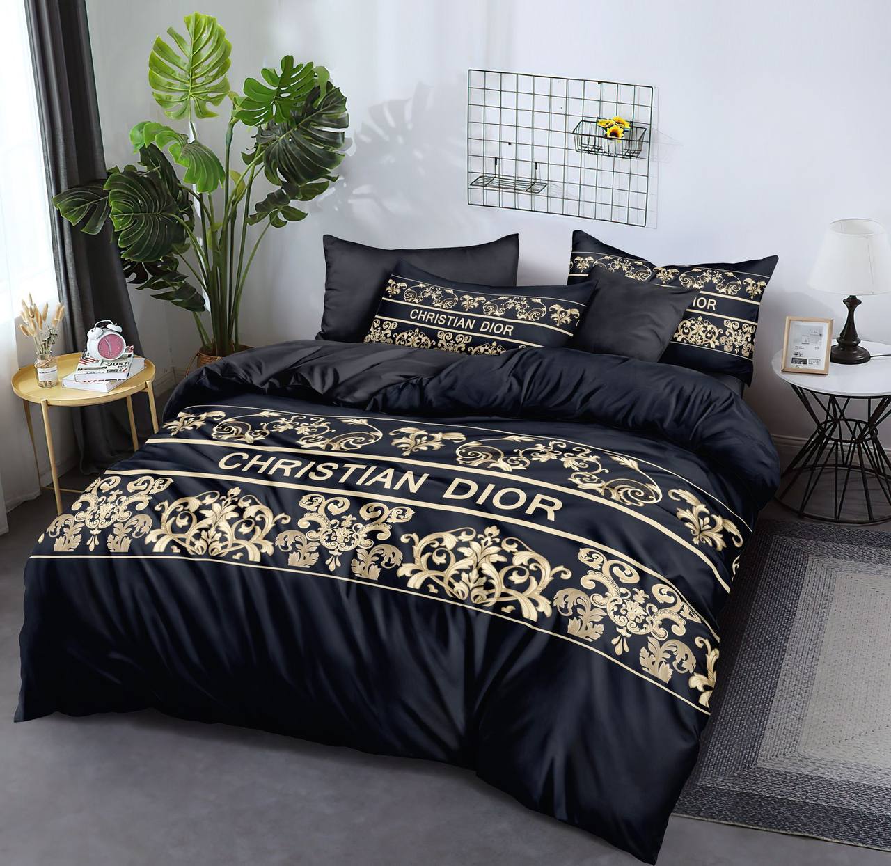 Master quality 
King size cover 6pcs set 
1 bedsheets 
1 Duvete cover 
4 pillowcases 
6 pcs set 
120 dhs🇦🇪

Zain99
♥️♥️♥️