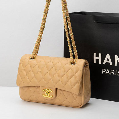 Chanel
Best quality

With box’s
🎁🎁🎁

95 dhs🪙🌨️
size 26cm

Zain158
♥️♥️♥️