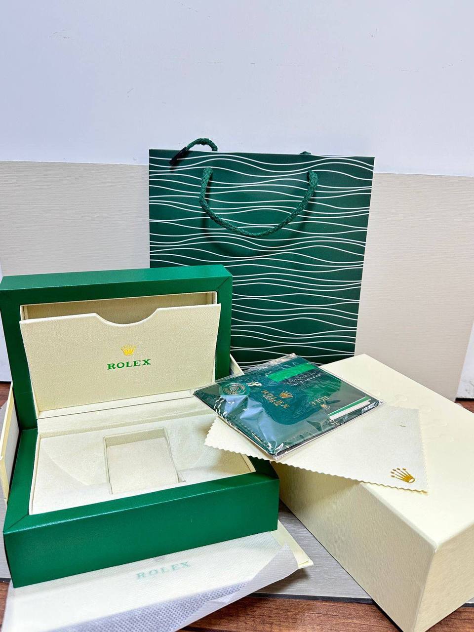 Master Watches Boxes
50 dhs🌺
with Card & paper bag

Zain85
♥️♥️♥️