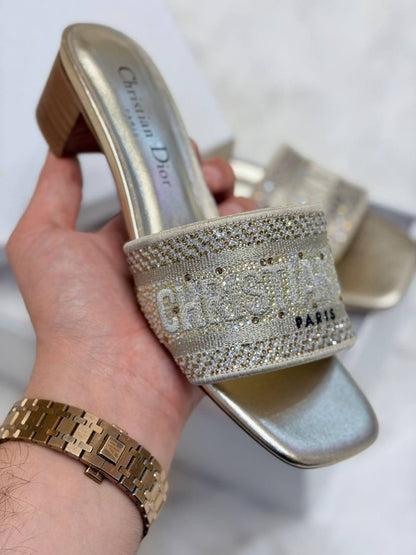 DIOR
💎 _*VIP QUALITY +A*_ 💎
Size 37 To 41
450 dhs✅

Zain292
♥️♥️♥️