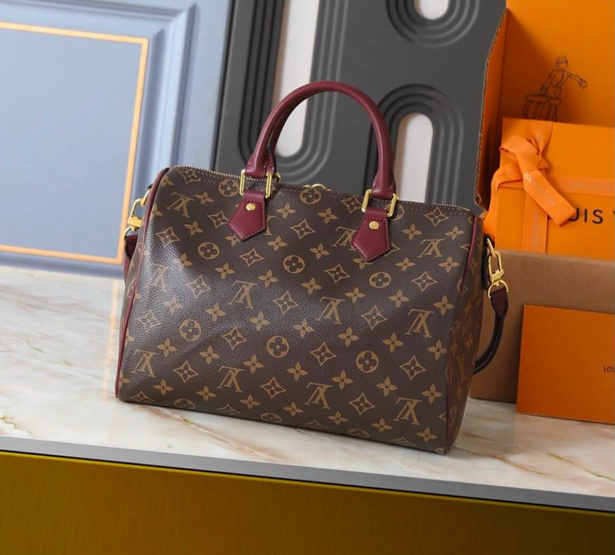 LV COPY ONE 
NEW DESIGN
250 dhs🇦🇪🇦🇪

Zain195
♥️♥️♥️