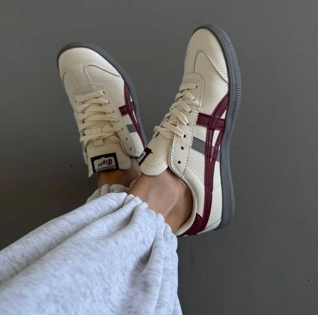 Asics Tokuten, 
size 36 to 45, 
180 dhs🪙🌨️

Zain196
♥️♥️♥️