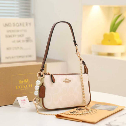 COACH
Best quality 

with box’s
🎁🎁🎁

85 dhs✅
size 18 cm

Zain290
♥️♥️♥️