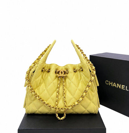 Chanel
110 dhs💛
With Box

Zain50
♥️♥️♥️