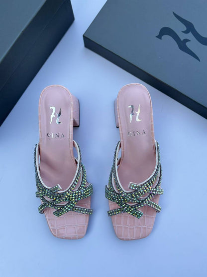 Gina 
120 dhs🪙🌺 
Size 36-42

Zain30
♥️♥️♥️