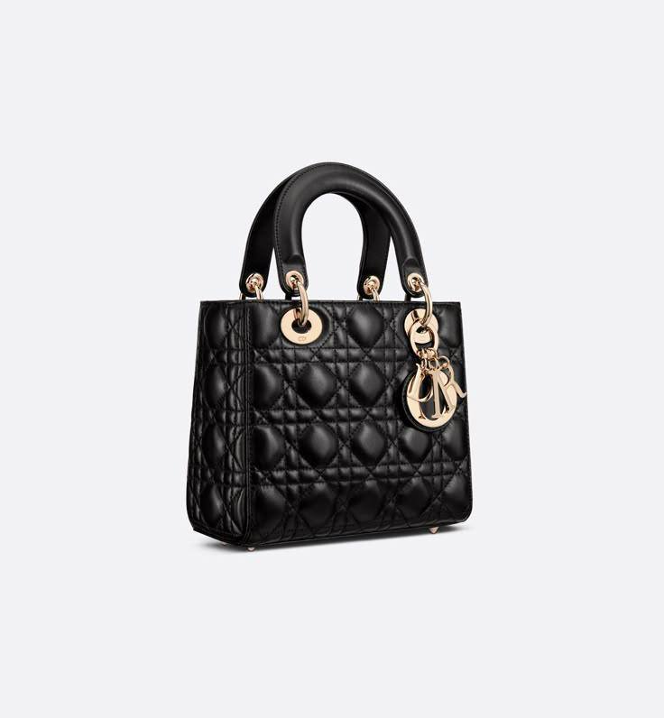 Dior
Best quality

With box’s
🎁🎁🎁

115 dhs💓
size 20cm

Zain158
♥️♥️♥️