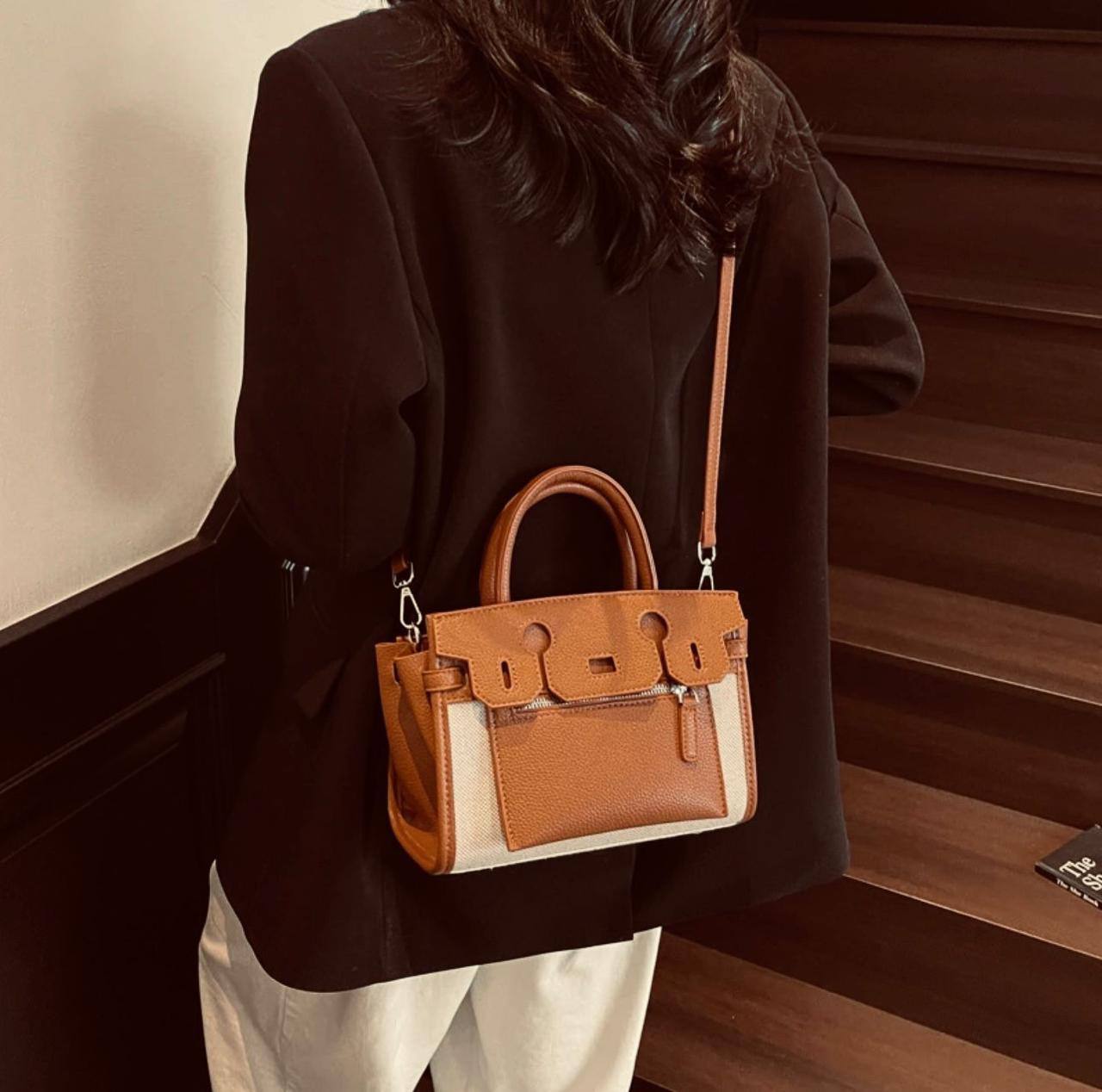 Hermes
HIGH QUALITY 
BIG SIZE 120 DHS✅
SMALL SIZE 120 DHS✅

Zain295
♥️♥️♥️