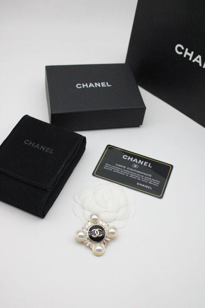Accessories
60 dhs❤️

Zain122
♥️♥️♥️
