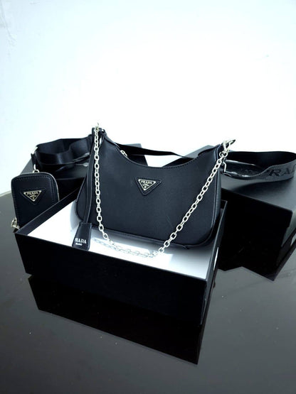 Prada

100 dhs🇦🇪🇦🇪
with box
size 24cm

Zain26
♥️♥️♥️