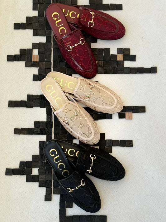 GUCCI
*Super Master*
𝗦𝗶𝘇𝗲 𝟯𝟲 𝘁𝗼 𝟰𝟭 
450 dhs✅

Zain178
♥️♥️♥️