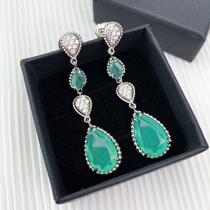 BOUCHERON ❤️‍🔥*
Earring 🐦‍🔥
Master quality 💯
With normal boxes 🗃️ 
Offer price👇
60 dhs🪙🌨️
With master box 📦 
140 dhs🪙🌨️

Zain216
♥️♥️♥️
