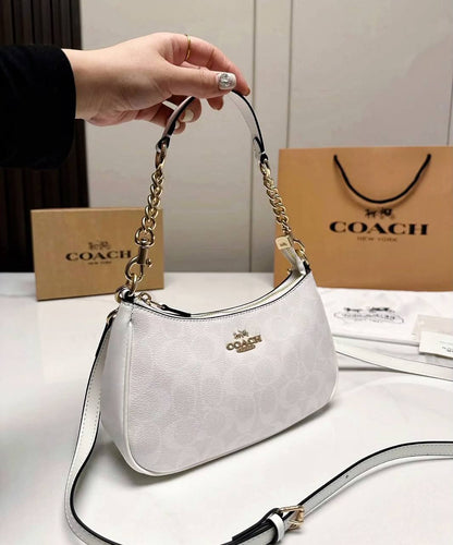 COACH 
GOOD QUALITY WITH BOX 
95 dhs🇦🇪🇦🇪

Zain295
♥️♥️♥️