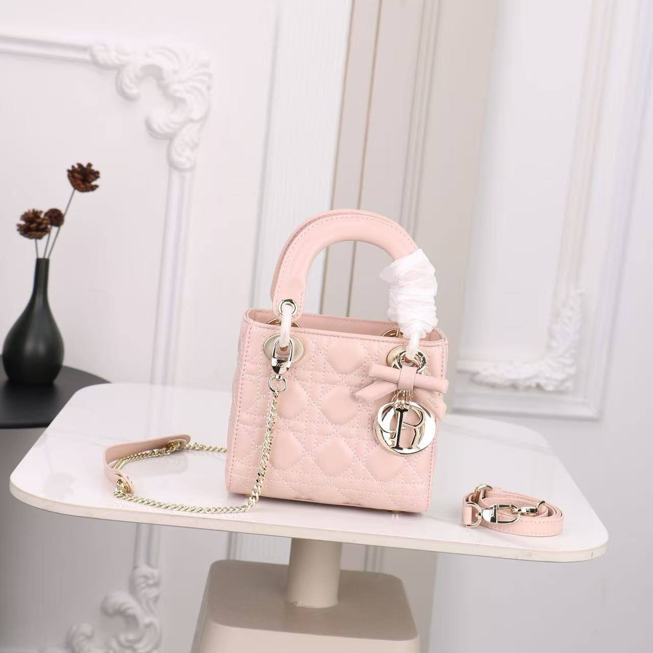 Dior
Master🌺🌺
280 dhs✅

Zain141
♥️♥️♥️