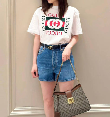 GUCCI 
GOOD QUALITY WITH BOX 
110 dhs🇦🇪🇦🇪

Zain295
♥️♥️♥️