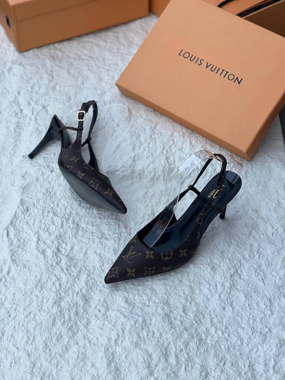 LV 
7cm heel
SIZE 36 to 41
115 dhs✅

Zain21
♥️♥️♥️