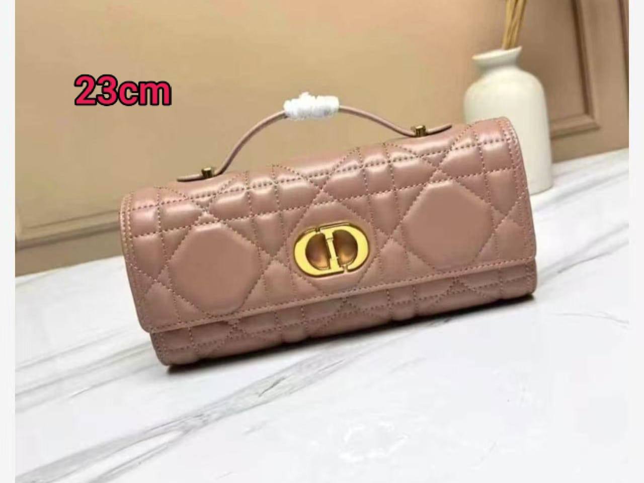 Dior
105 dhs✅
with box

Zain26
♥️♥️♥️