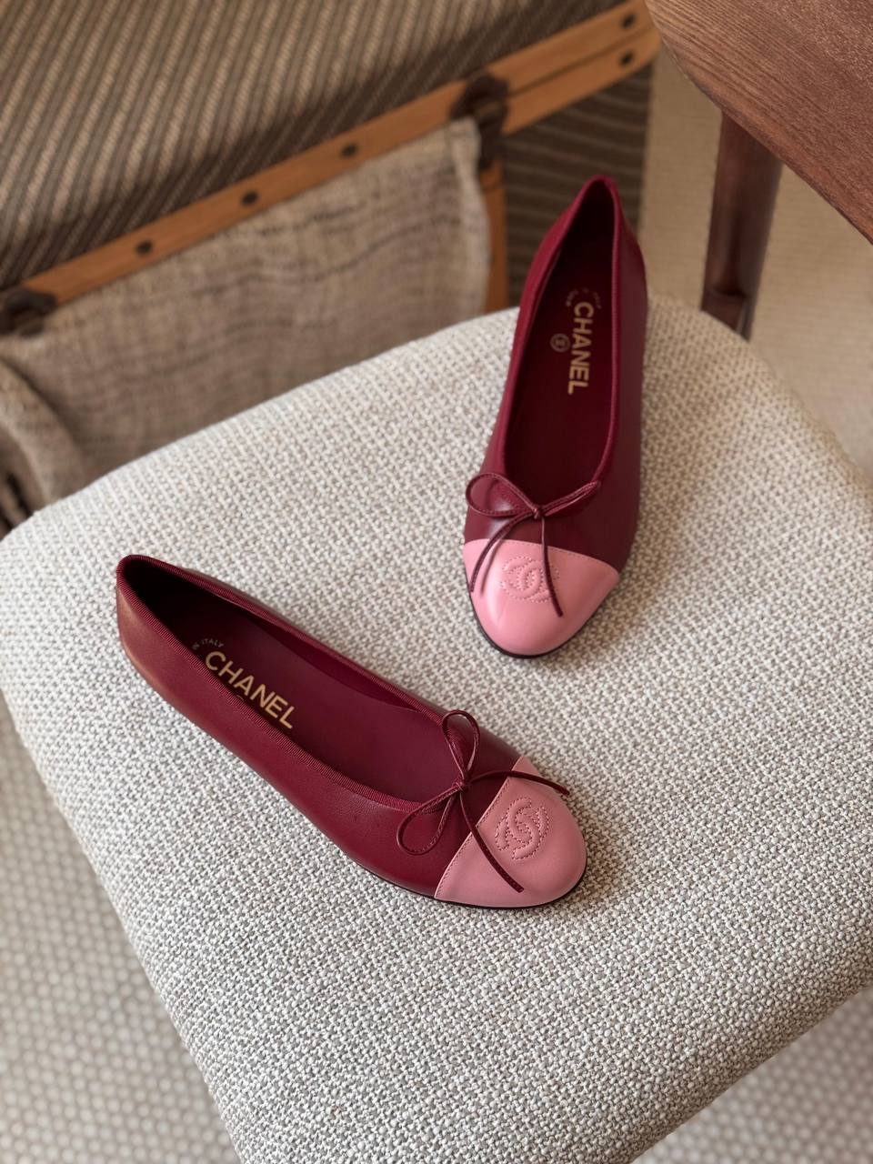 CHANEL ❤️
🤩Available new 😍😍
Size: 36 to 41
Super master quality 
450 dhs✅

Zain198
♥️♥️♥️