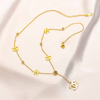 New arrival branded necklace 
Stainless steel with 18k gold plated 
40 dhs💓

Zain243
♥️♥️♥️