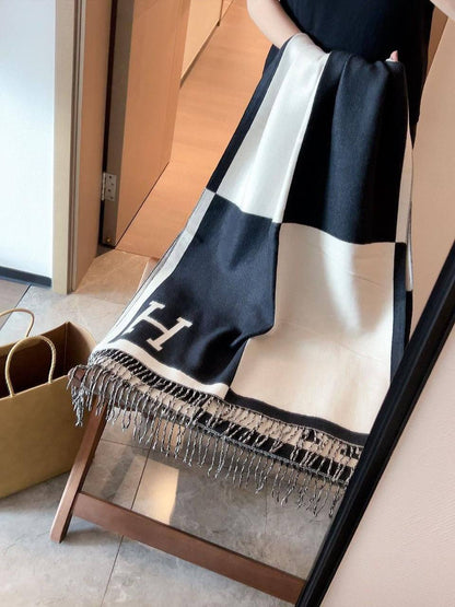 Coming new stock
Winter scarf 
45 dhs🪙🌨️

Zain93
♥️♥️♥️