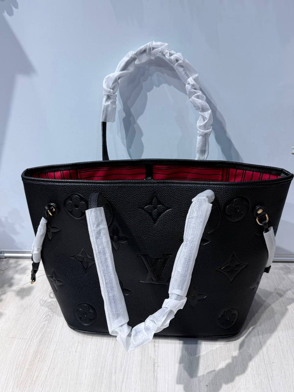 LV Neverfull MM
47cm
95 dhs✅ 
with Box

Zain254
♥️♥️♥️