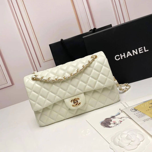 Chanel
105 dhs🪙🌺

Zain136
♥️♥️♥️