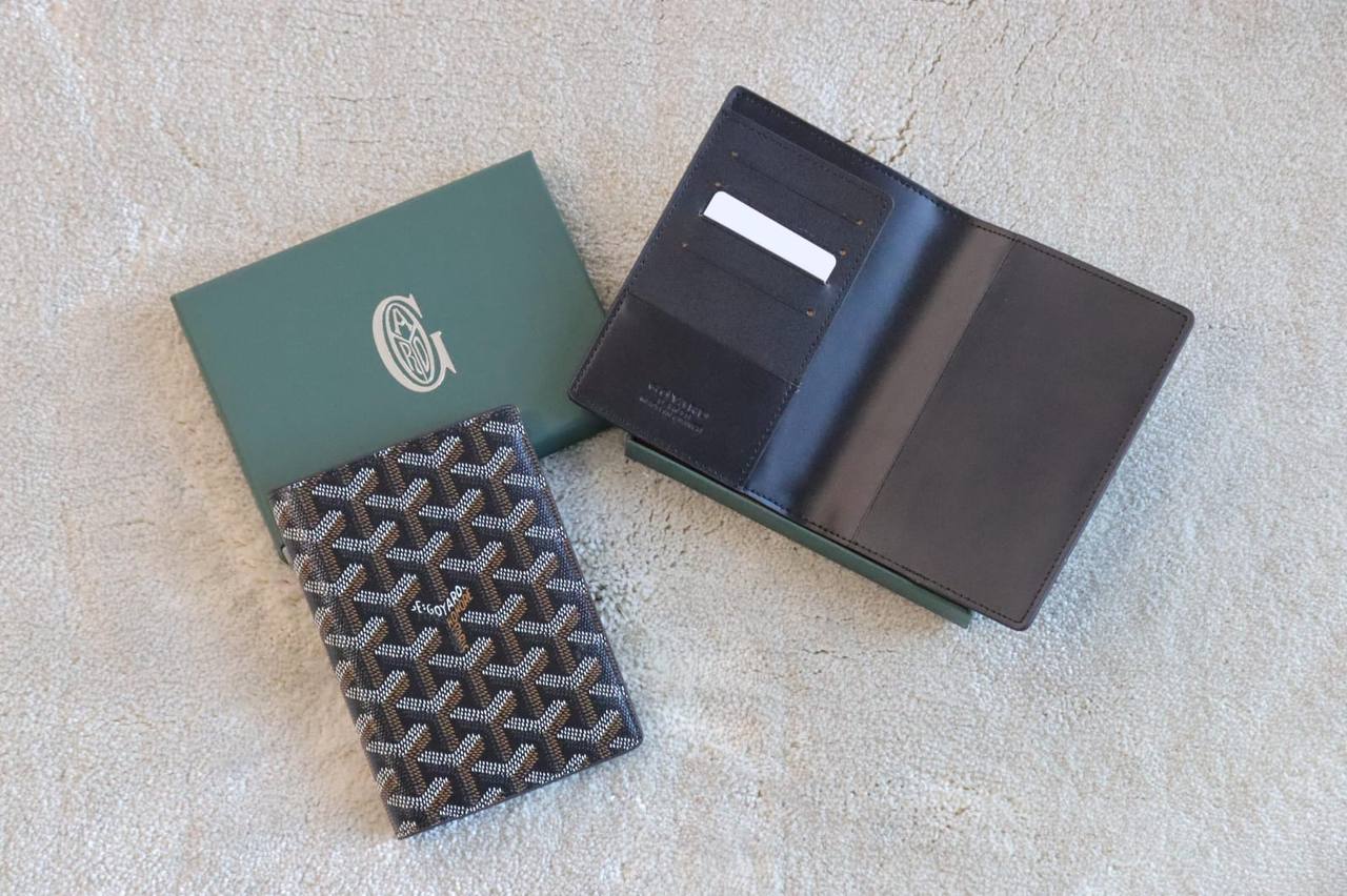 LV - Goyard
Wallets
 master 
passport holder
95 dhs✅

Zain33
♥️♥️♥️