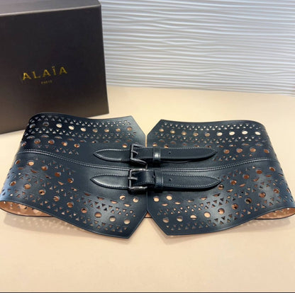 💙 ALAIA 💙
💙*Super Master*💙
💙*With original box*💙
380 dhs💓

Zain281
♥️♥️♥️