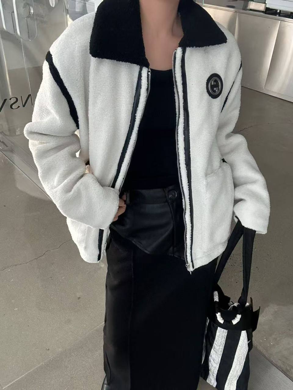 *New collections 💕💕    
280 dhs🪙💚
*good  quality  
*Sizes:S M L xl* 
*AVAILABL winter jacket

Zain231
♥️♥️♥️