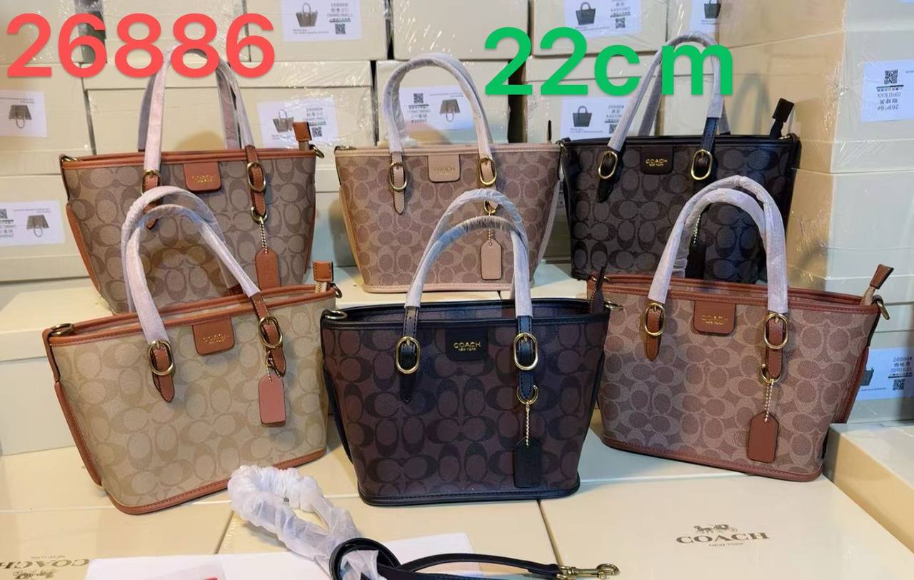 Coach

With box  
🎁🎁🎁

High quality 
95 dhs🪙🌨️

Zain50
♥️♥️♥️
