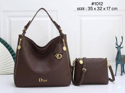 CHRISTIAN DIOR
HOBO TOTEBAG 2n1
ᴡɪᴛʜ sʟɪɴɢ ᴘᴏᴜᴄʜ
ʟᴇᴀᴛʜᴇʀ ᴍᴀᴛᴇʀɪᴀʟ
ɢᴏʟᴅ ʜᴀʀᴅᴡᴀʀᴇ
sɪᴢᴇ : 35 cm

110 dhs✅

Zain31
♥️♥️♥️
