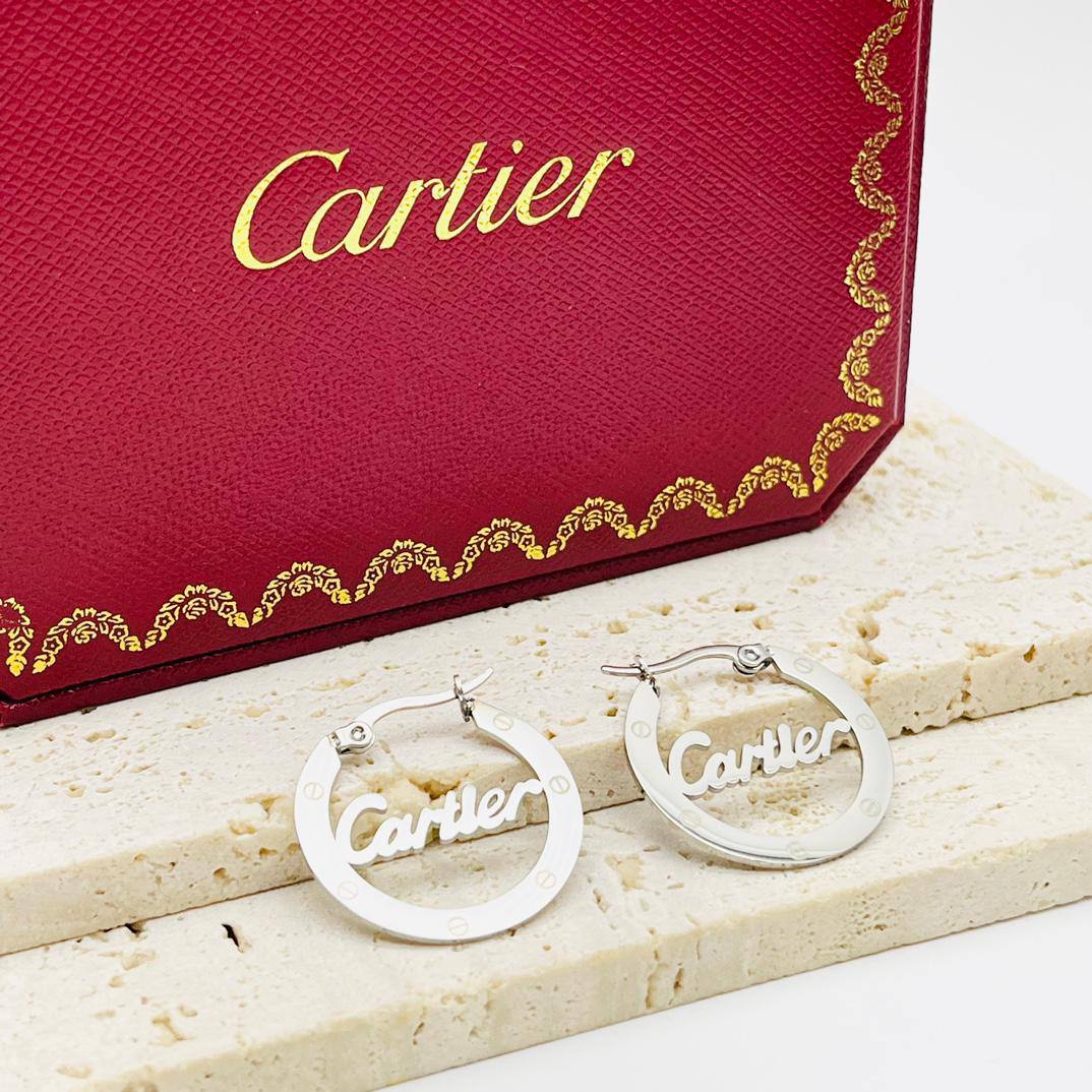 New arrival Branded Stainless steel with 18k gold plated non tarnish earrings
Offer price 
30 dhs✅pair without box 

40 dhs✅pair with branded box and paperbag

Zain243
♥️♥️♥️