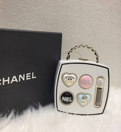 CHANEL

 COPY ONE 

WITH BOX 
🎁🎁🎁

220 dhs✅

Zain39
♥️♥️♥️