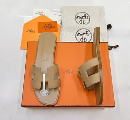 Hermes
36-41 
Master quality 😊😊😊
330 dhs✅

Zain207
♥️♥️♥️