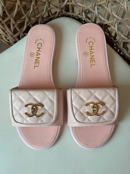 CHANEL 
✨ Collection
👠 36–41
💎 Premium Quality
🔥 Super Master
450 dhs🇦🇪🇦🇪

Zain198
♥️♥️♥️