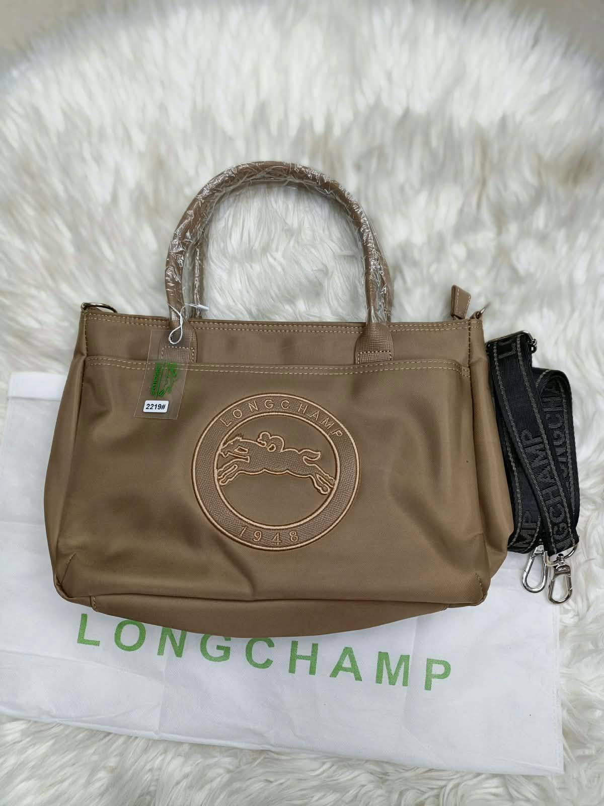 AVAILABLE

 LONGCHAMP 

HIGH QUALITY 🎁

85 dhs🇦🇪🇦🇪

Zain169
♥️♥️♥️