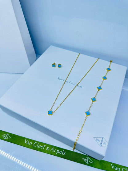 VCA set mini✨
Necklace 
Earrings 
Bracelet 
Stainless non tarnished 

40 dhs🪙🌨️
normal box 📦

Zain48
♥️♥️♥️