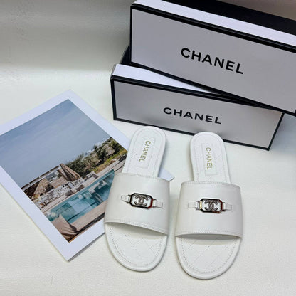 Slippers
Size 36-41
70 dhs✅

Zain236
♥️♥️♥️