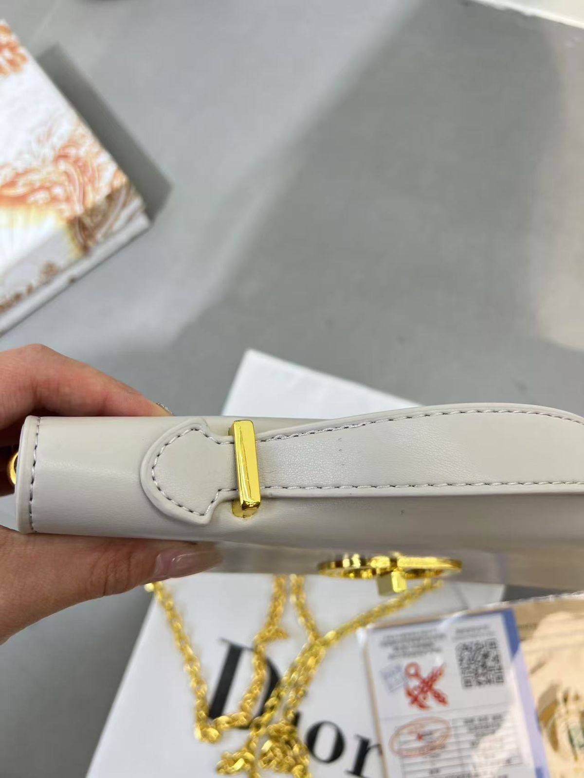 CHRISTIAN DIOR
ᴍᴏɴᴛᴀɪɢɴᴇ ʙᴀɢ
ᴄᴀɴᴠᴀs & ʟᴇᴀᴛʜᴇʀ ᴍᴀᴛᴇʀɪᴀʟ
ᴡɪᴛʜ ᴄʜᴀɪɴ
sɪᴢᴇ : 24 cm
ᴡɪᴛʜ BOX
🎁🎁🎁

65 dhs💚

Zain31
♥️♥️♥️