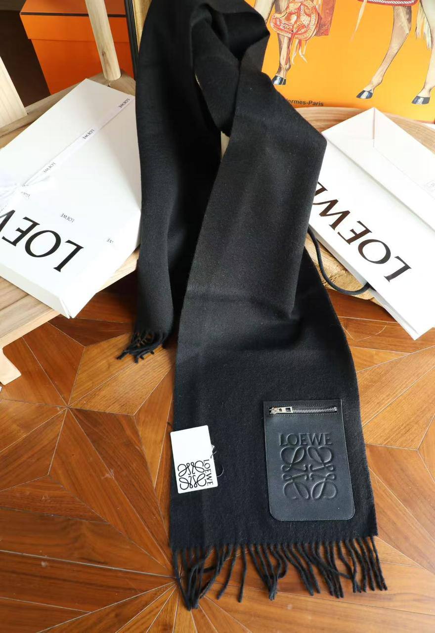 New collections
Lowe Scarf
*super master quality* 
350 dhs✅✅

Zain335
♥️♥️♥️
