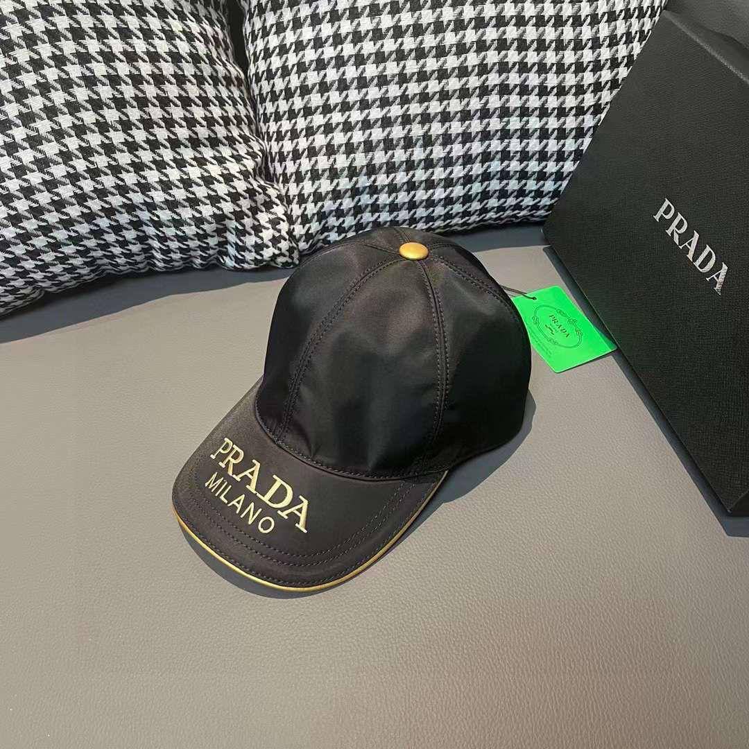 Prada Master Cap 

135 dhs💓 

With Box
🎁🎁🎁

Zain33
♥️♥️♥️