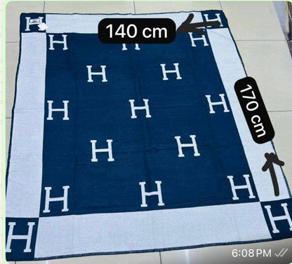 Scarf 
90 dhs🪙🌨️
105 dhs🪙🌨️ 

with box
🎁🎁🎁

Zain93
♥️♥️♥️