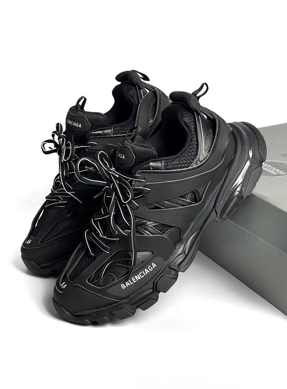Balenciaga Track ‘Black’🖤
36-45 AVAILABLE🤩
380 dhs💓

Zain242
♥️♥️♥️